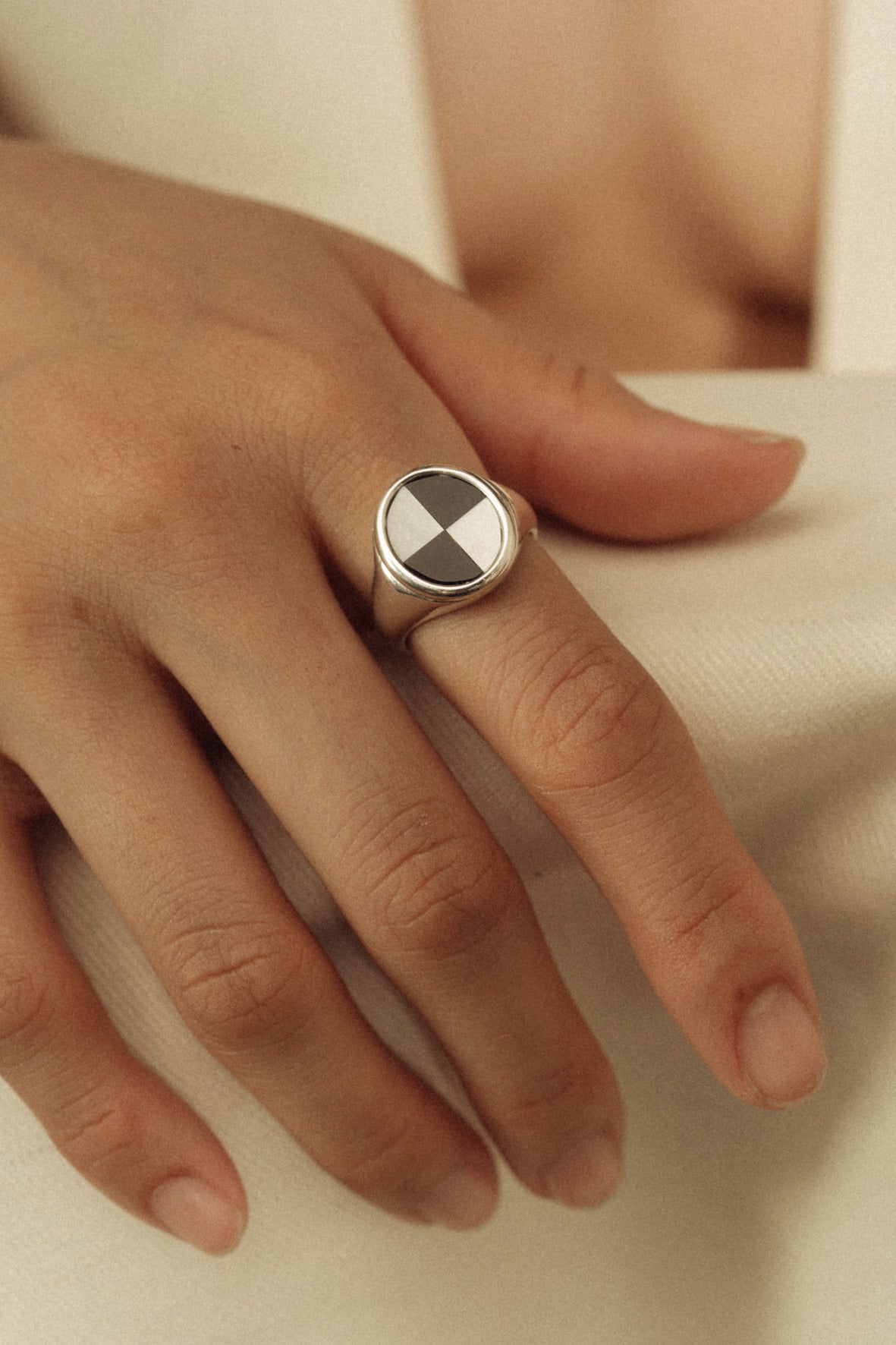 onyx × shell ring(silver/gold)