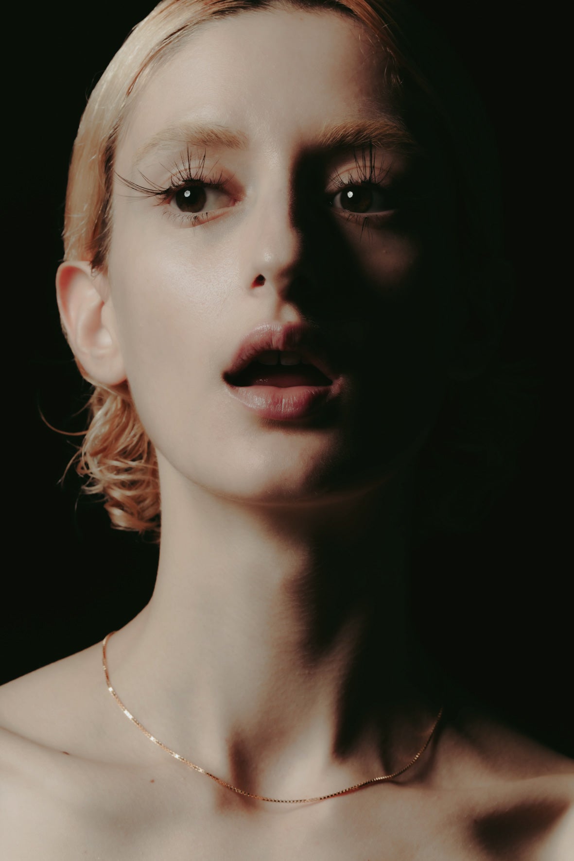 マルモ◆一点物✧MOPヴェルメイユピアス✧ボタニカルカービング マルモ◇一点物✧MOPヴェルメイユピアス✧ボタニカルカービング MINAMO