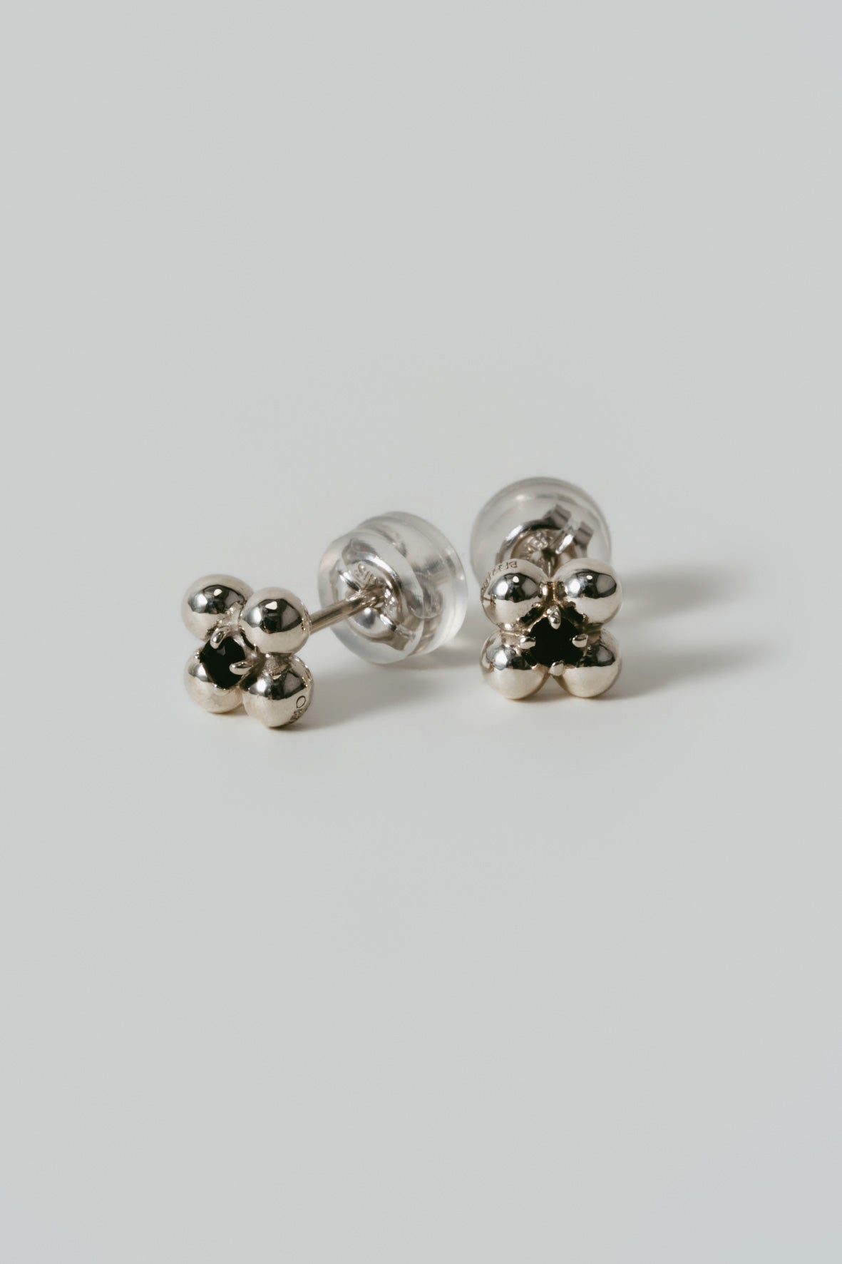 【受注販売】flower pierce /01(onyx)(silver/gold)