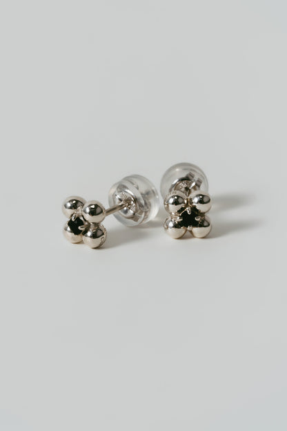 【受注販売】flower pierce /01(onyx)(silver/gold)